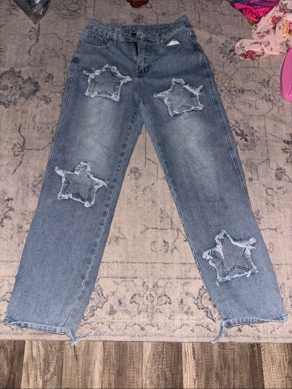 Star Patch Distressed Light Wash Jeans